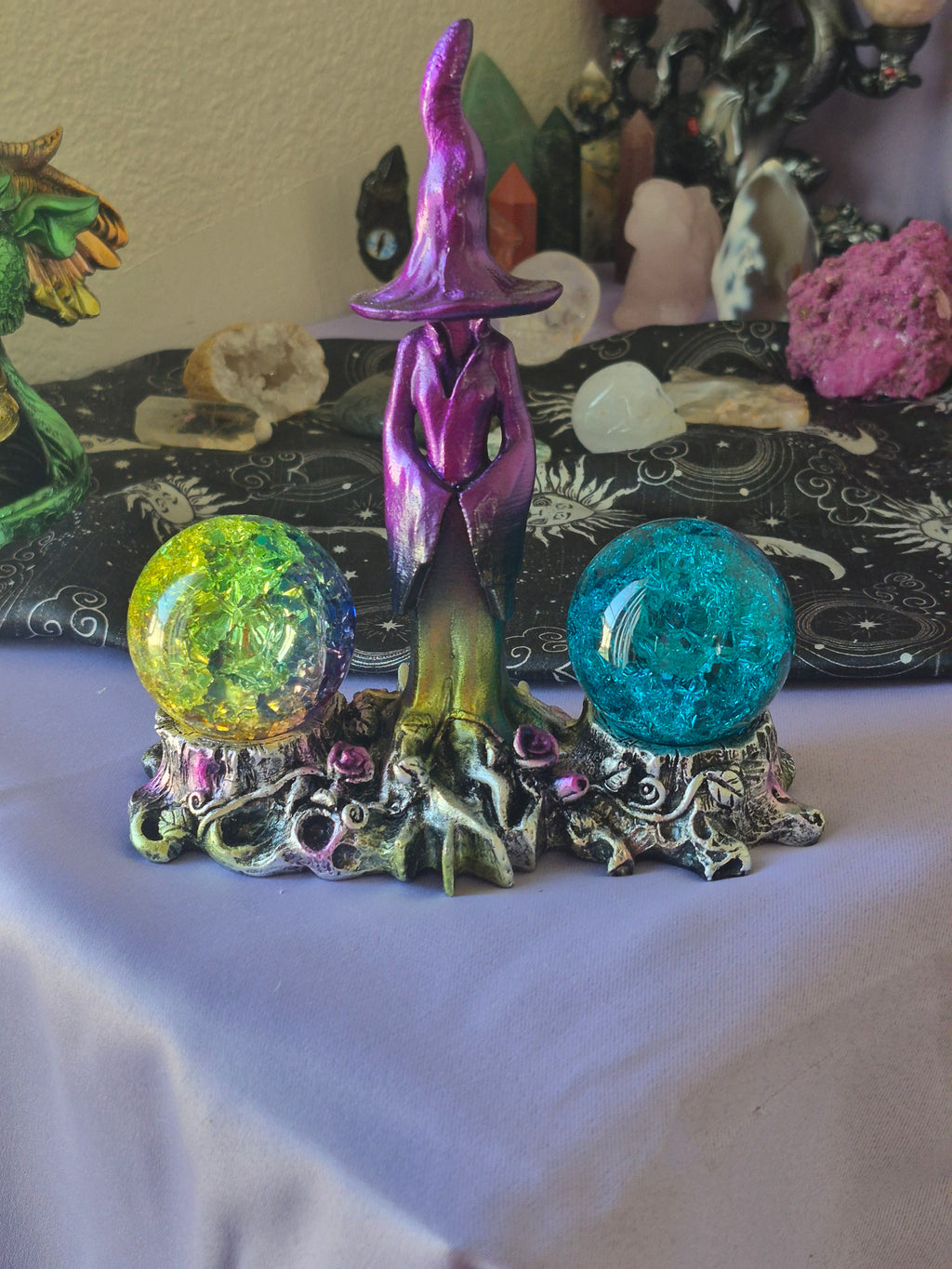 Witch Sphere Holder With 2 Aura Orbs